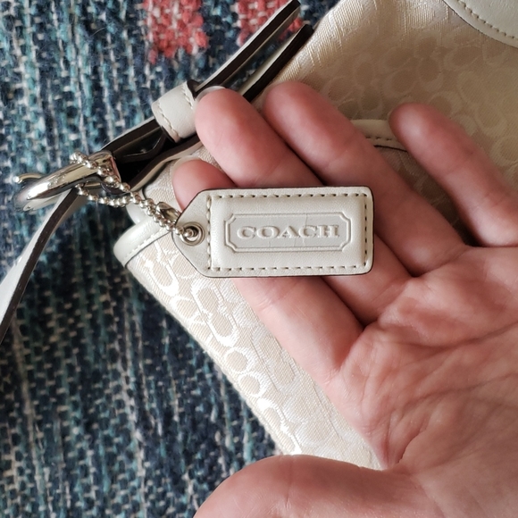 Coach purse - Picture 3 of 6